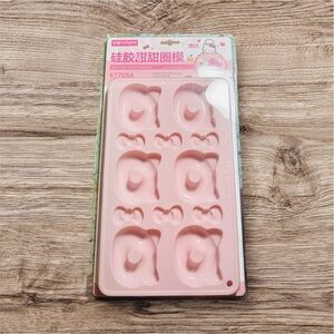 NIB Sanrio Hello Kitty Silicone Donut Mold